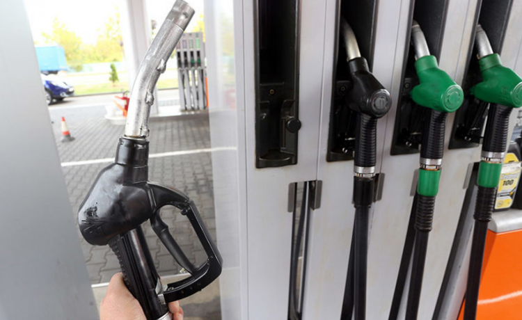 Ekstra profit naftaša preko leđa građana