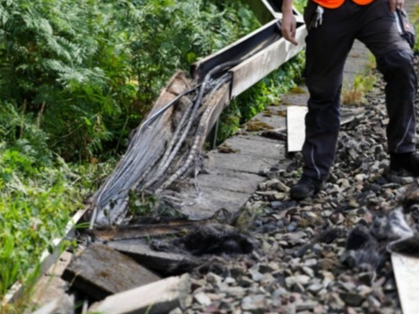 Ekstremni ljevičari podmetnuli požar na željezničkoj trasi u Njemačkoj