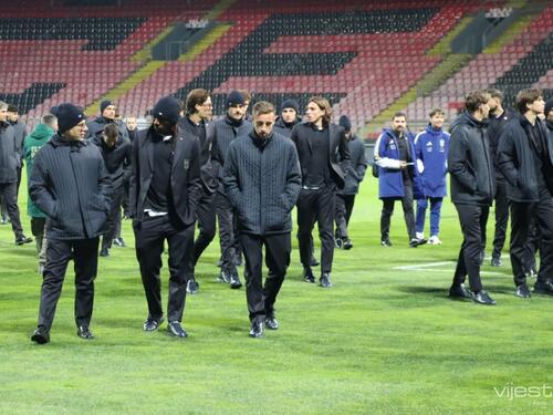 Elegantni Italijani dobro raspoloženi prošetali "Bilinim poljem"