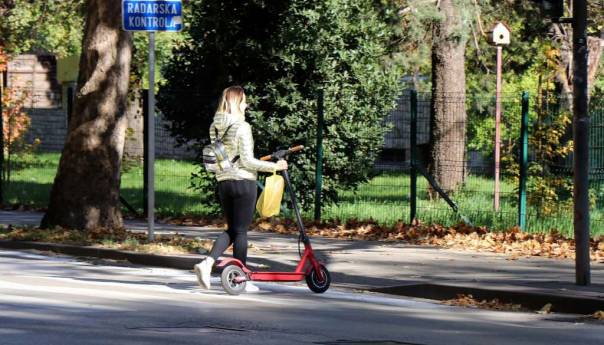 Električni romobili opravdani s aspekta zaštite okoliša, regulirati njihovo učešće u saobraćaju