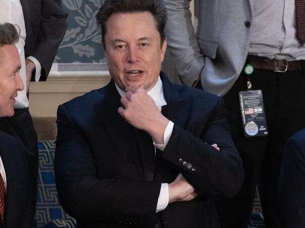 Elon Musk nagovijestio ugrađivanje implantata sa 'robotskim supermoćima'