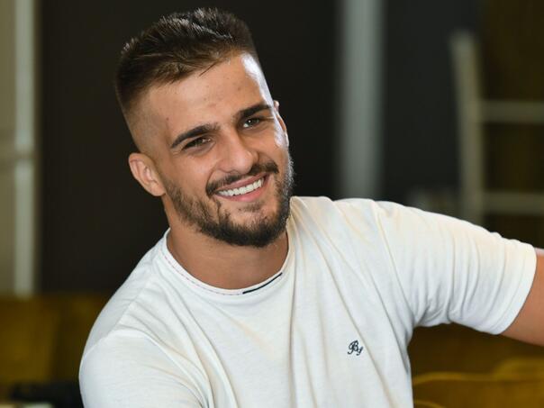 Emir Aličković 'bocnuo' kolege sa estrade: Kad se oni skidaju goli...