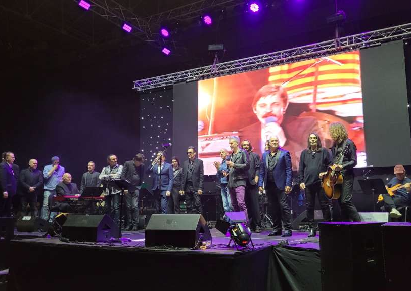 Emocije, nostalgija i bezvremenski hitovi obilježili koncert "Indexi i prijatelji"