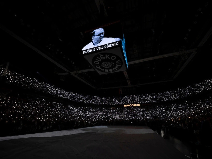 Emotivan oproštaj od Duška Vujoševića u Beogradskoj areni