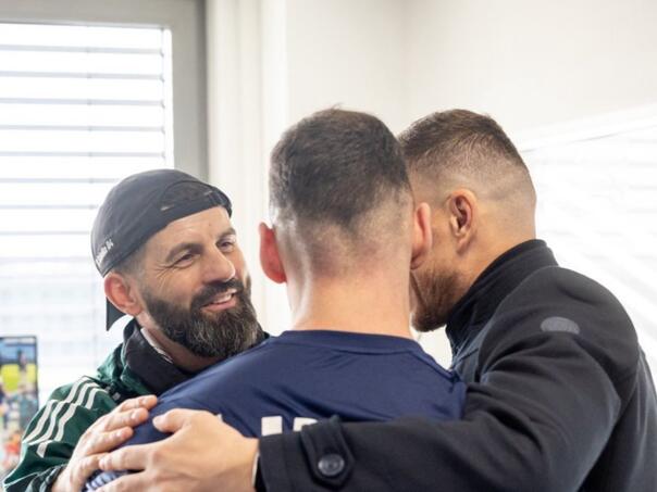 Emotivni trenutak u Schalkeu: Džeko se pridružio bh. trojcu