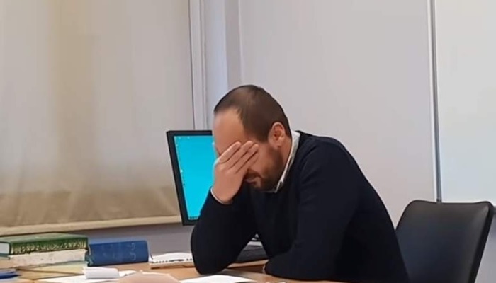 Emotivno: Učenici medrese razredniku poklonili odlazak na umru