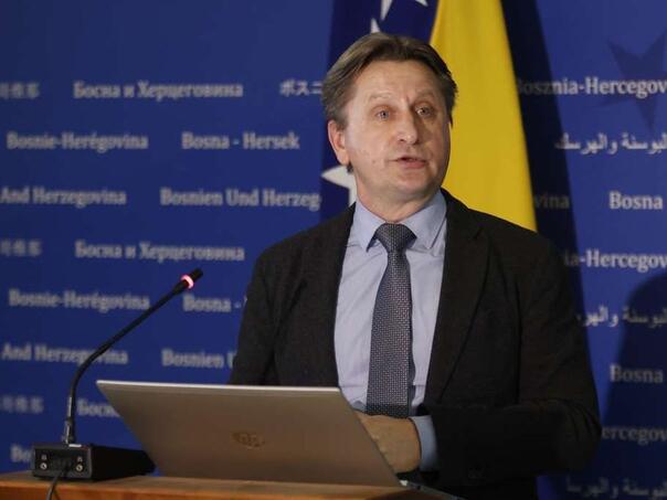 Emrić: Zašto svi predmeti protiv SNSD-ovih kadrova završavaju kod iste tužiteljice?