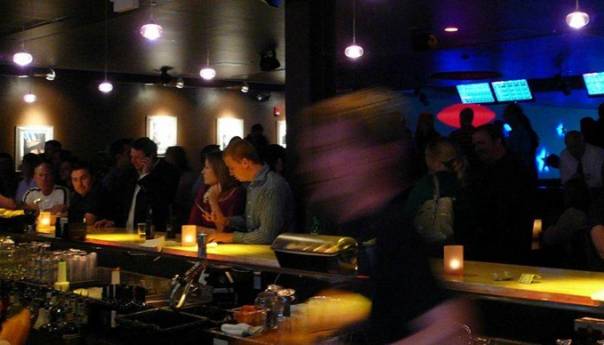 Engleska: Zatvoriti pubove da bi se otvorile škole