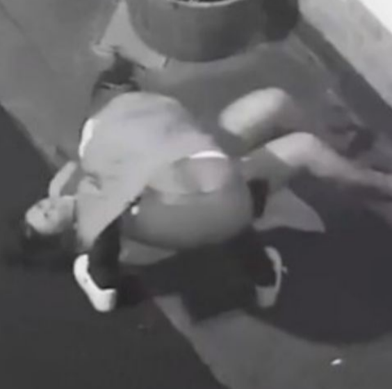 Engleski fudbaler brutalno prebio djevojku: Skočila je s balkona da se spasi