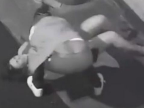 Engleski fudbaler brutalno prebio djevojku: Skočila je s balkona da se spasi