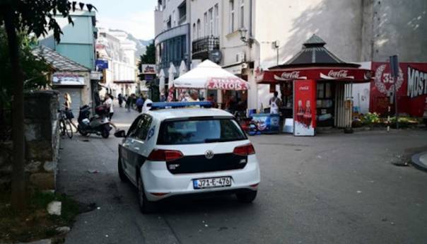 Epilog divljanja Ultrasa: Povrijeđena djevojka, polupana auta