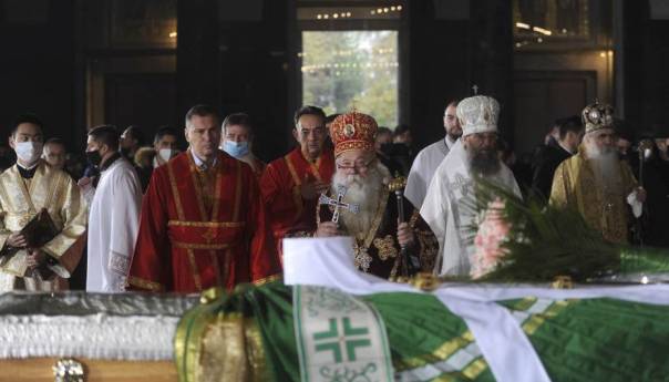 Episkop David, koji je služio opelo na sahrani patrijarha, zaražen koronom