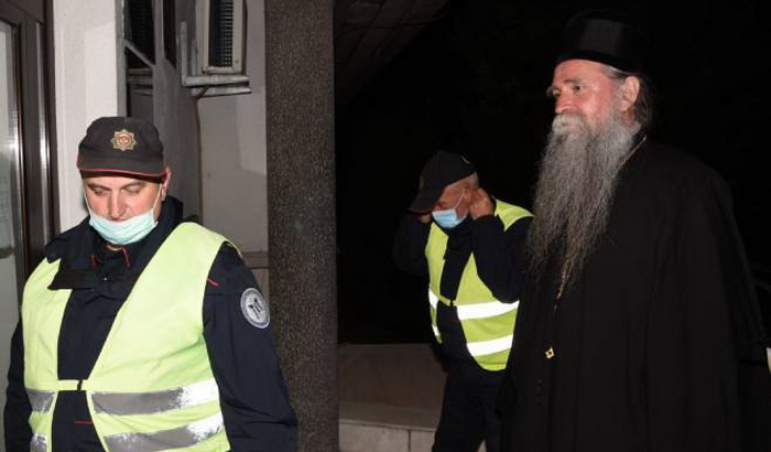 Episkop Joanikije i sveštenici pušteni na slobodu