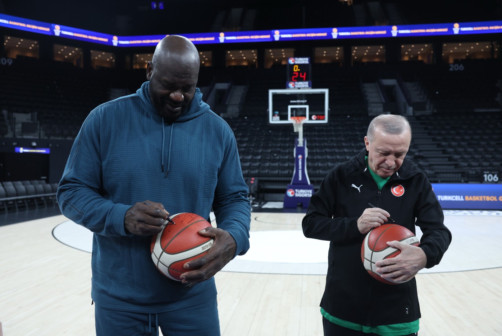 Erdogan igrao košarku s bivšom NBA zvijezdom Shaquilleom O'Nealom