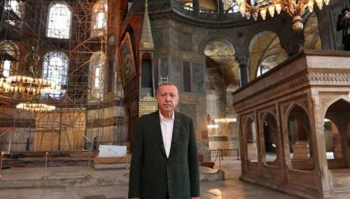Erdogan obišao Aja Sofiju prvi put nakon što je od muzeja pretvorena u džamiju