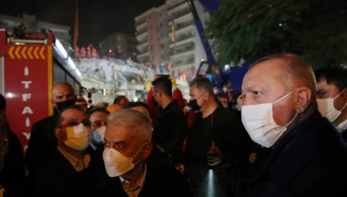 Erdogan posjetio područje pogođeno potresom u Izmiru