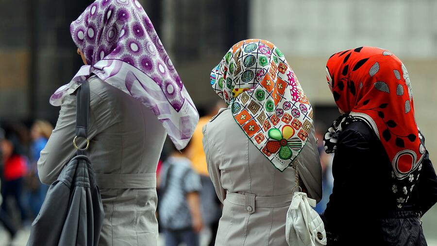 Erdogan predlaže raspisivanje referenduma o nošenju hidžaba