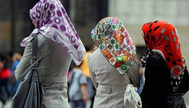 Erdogan predlaže raspisivanje referenduma o nošenju hidžaba