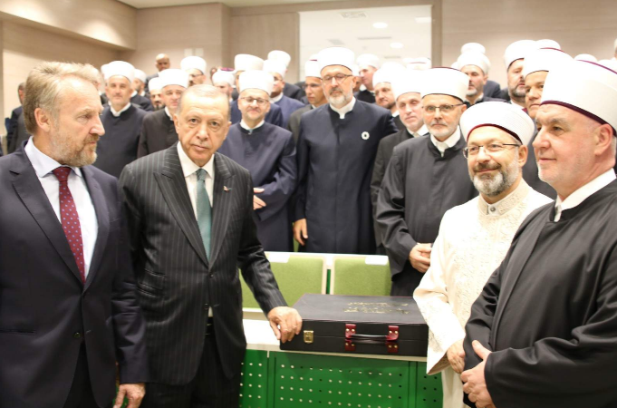 Erdogan u Rijasetu IZ: Neophodno širiti poruku mira i suživota