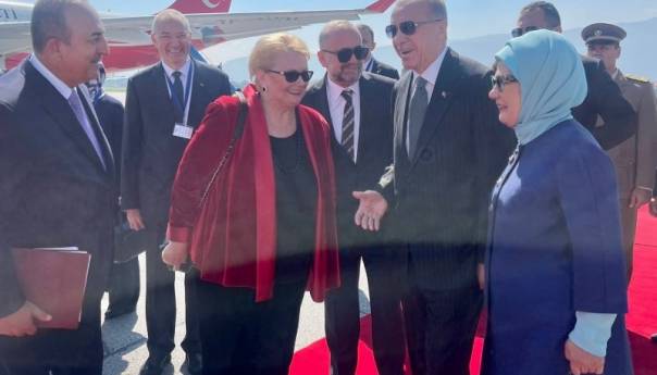 Erdogan stigao u Sarajevo, doček ispred Predsjedništva BiH