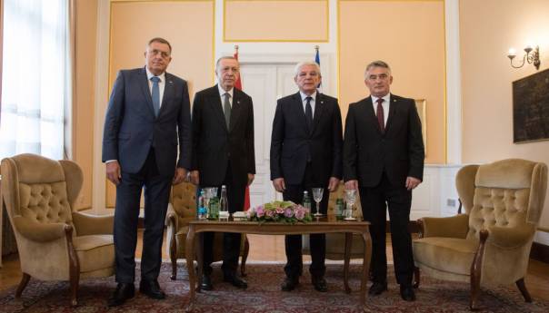 Erdogan: Turska protiv nametanja Izbornog zakona; Dodik: Schmidta protjerati