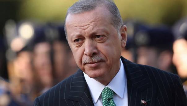 Erdogan: Zahvaljujući vakcini, COVID-19 prebolio sam brzo i lagano