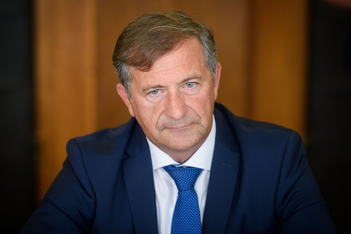Erjavec privremeno povukao kandidaturu za mandatara