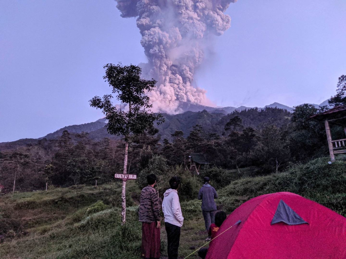 Erupcija indonezijskog vulkana Merapi