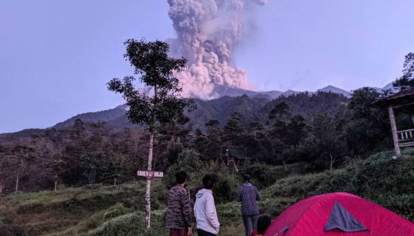 Erupcija indonezijskog vulkana Merapi