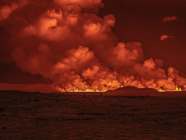 Erupcija vulkana na Islandu, 4000 ljudi evakuisano