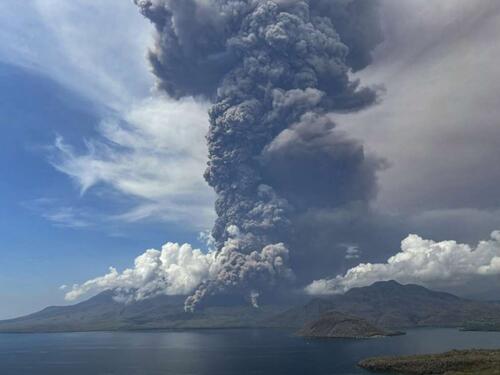 Erupcije vulkana Lewotobi Laki-Laki ometaju međunarodni zračni promet širom jugoistočne Azije