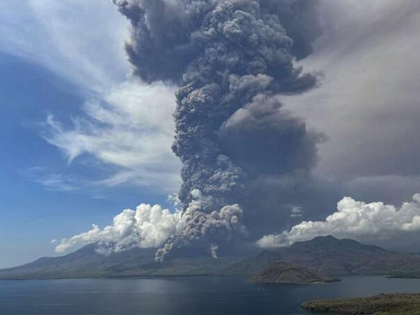 Erupcije vulkana Lewotobi Laki-Laki ometaju međunarodni zračni promet širom jugoistočne Azije
