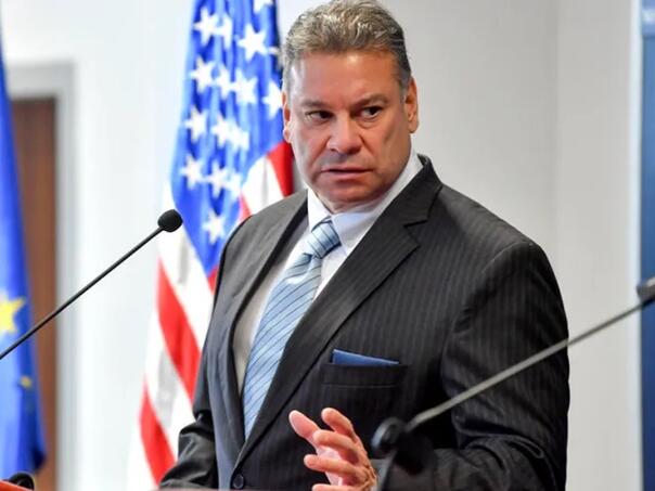 Escobar kritikovao Kurtija: Neće nam on mijenjati taktiku