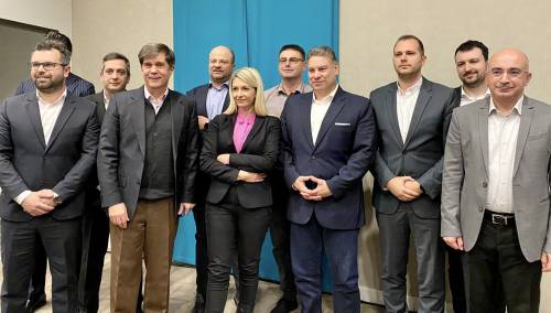 Escobar počinje sa sastancima, već se susreo sa aktivistima