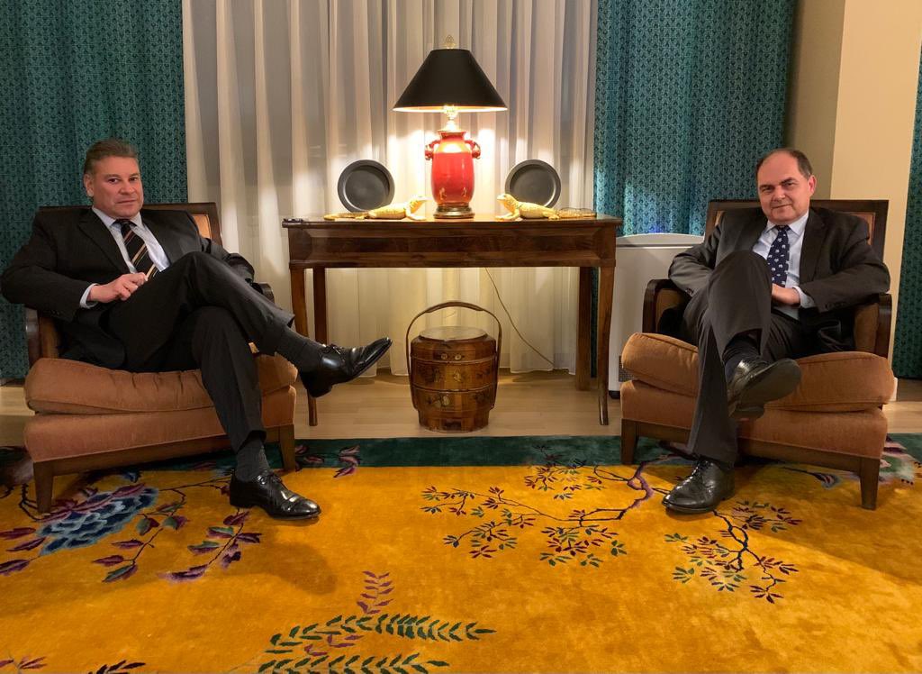 Escobar sa Schmidtom: Zajednička odbrana Dejtona