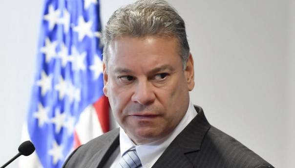 Escobar: Srbija mora poštovati granicu sa RS-om