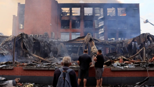 Eskalira nasilje u Francuskoj, u 21 sat zaustavlja se javni saobraćaj