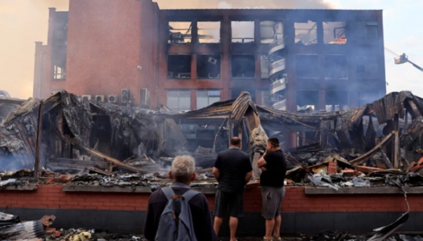 Eskalira nasilje u Francuskoj, u 21 sat zaustavlja se javni saobraćaj