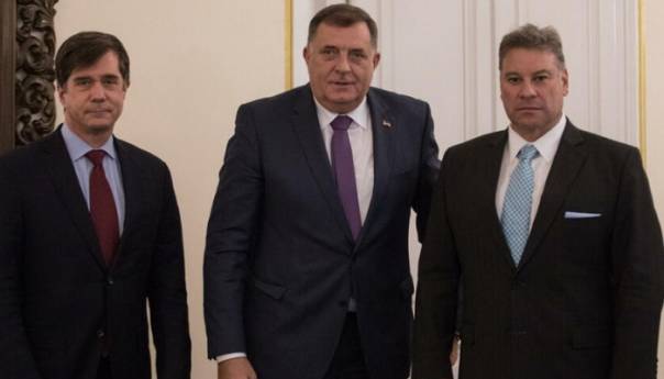 Eskobar: Dodik je išao u Moskvu da zaštiti svoj novac