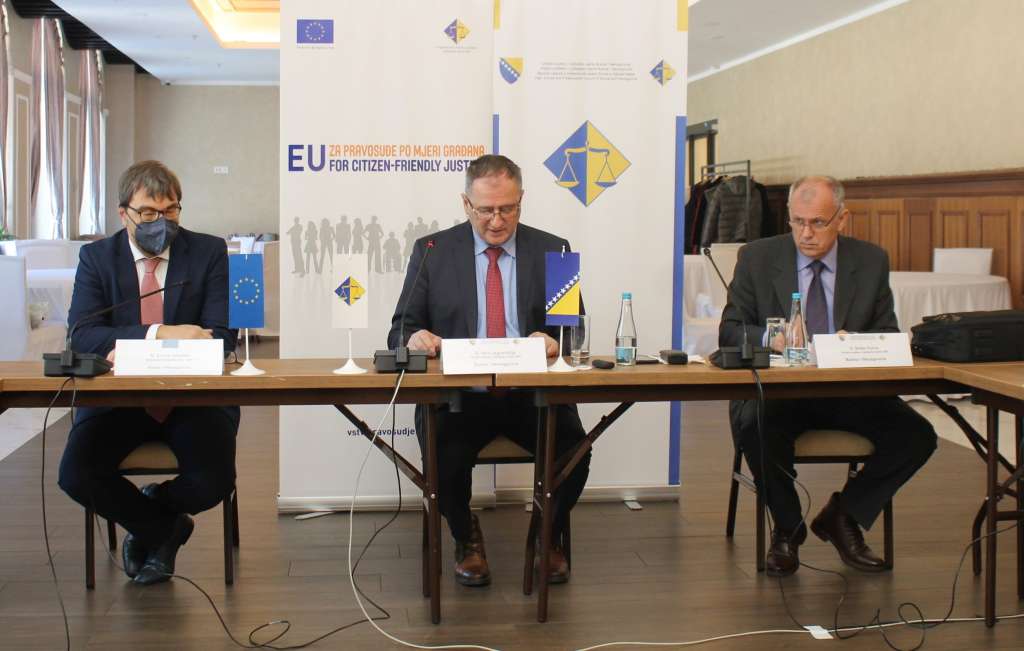 EU će nastaviti pružati podršku u borbi protiv korupcije i organiziranog kriminala