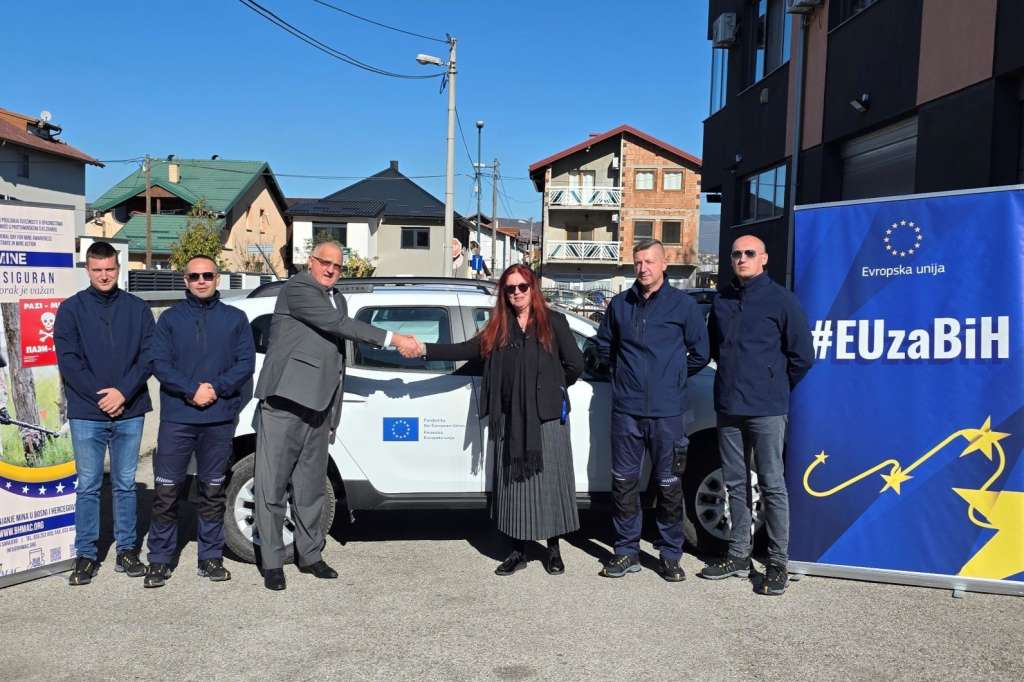 EU donira zaštitnu opremu vrijednu 130.000 eura deminerskim timovima u BiH