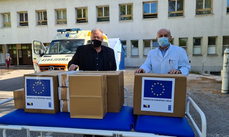 EU donirala ZDK-u monitore za praćenje vitalnih funkcija i zaštitnu opremu