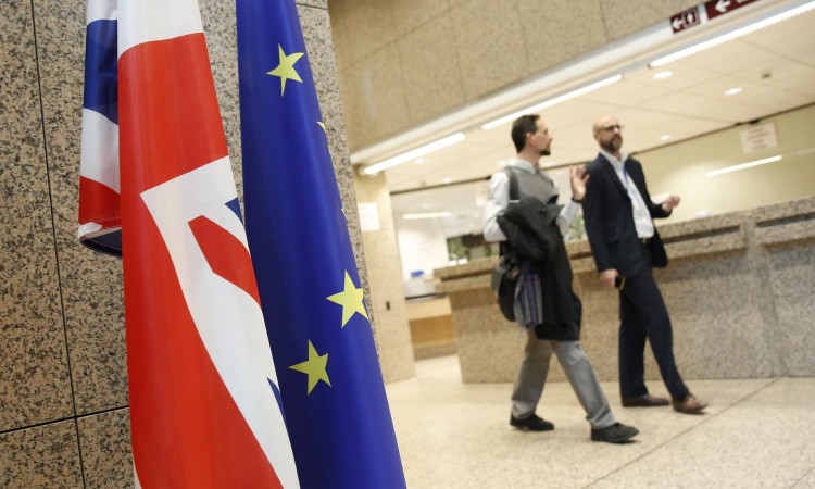 EU i Britanija intenzivno angažovani na postizanju sporazuma o budućim vezama