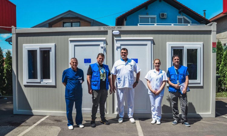 EU i IOM donirali pet kontejnera za skrining pacijenata Bihaću i Velikoj Kladuši