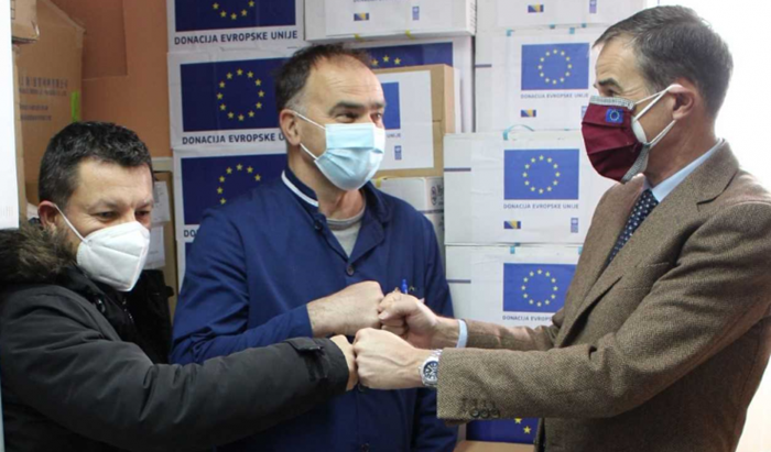 EU osigurala 75.700 zaštitnih rukavica za Kantonalnu bolnicu u Bihaću