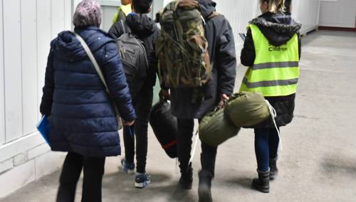 EU osudila premještanje migranata iz privremenog centra Bira