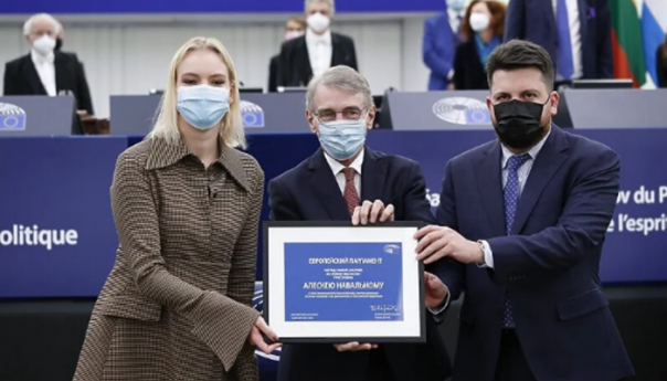 EU parlament dodijelio Navalnom nagradu, preuzela ju je njegova kćerka