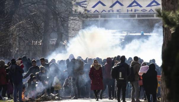 EU traži od Grčke izmještanje migranata zbog potencijalnog širenja koronavirusa