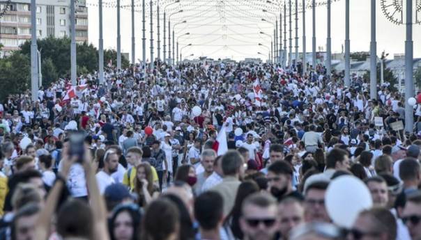 EU traži "trenutačno oslobađanje" zatočenih oporbenjaka u Bjelorusiji