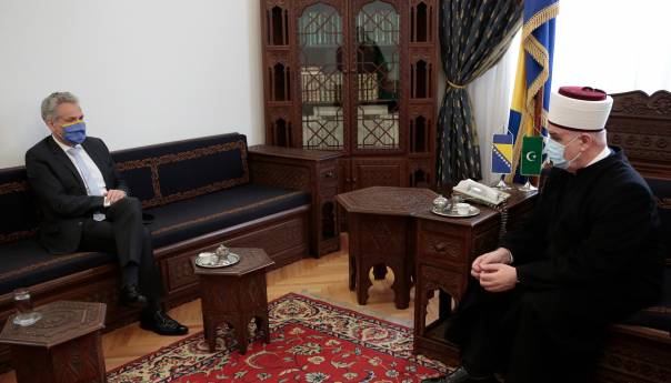 EU u fokus treba staviti Srebrenicu; Hitno isporučiti vakcine BiH